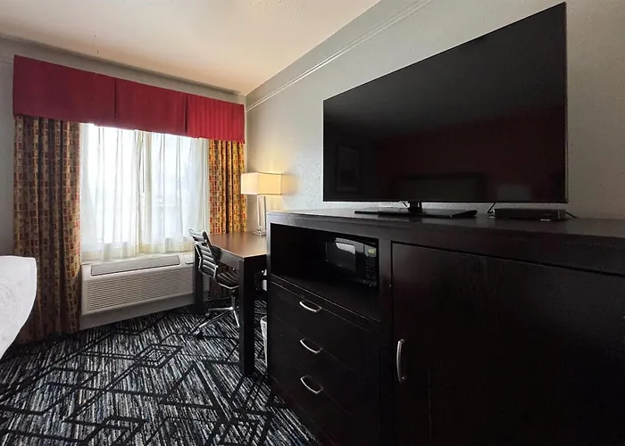 Baymont By Wyndham Hotel Litchfield