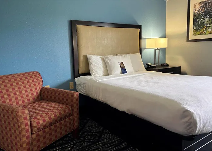 Hotel Baymont By Wyndham Litchfield