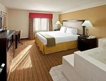 Baymont By Wyndham Hotel Litchfield