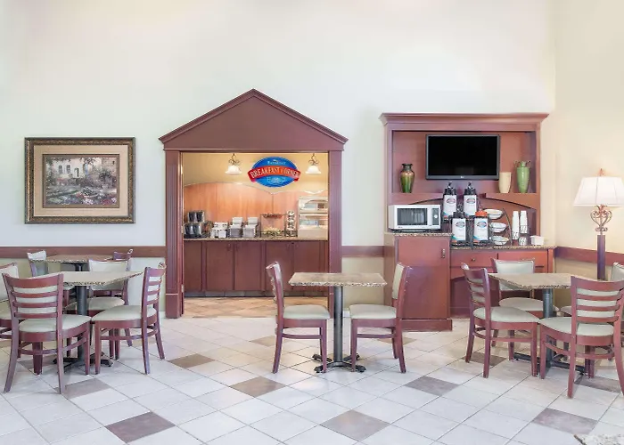 Hotel Baymont By Wyndham Litchfield