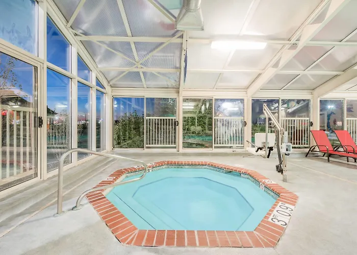 Baymont By Wyndham Litchfield